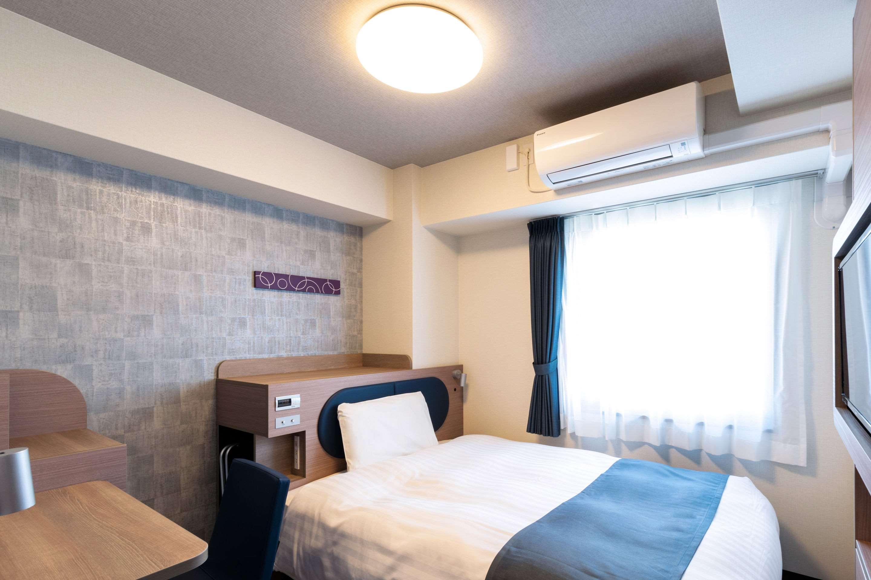 Comfort Hotel Shin-Osaka Exterior photo